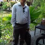 Huỳnh Ngọc ở ,  - Là người hòa đồng thích trẻ co