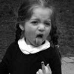 Quyên Lệ - tim ban trai da ly hon qua so dien thoai