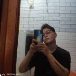 Minh nhật đang tìm bạn hẹn hò qua mạng