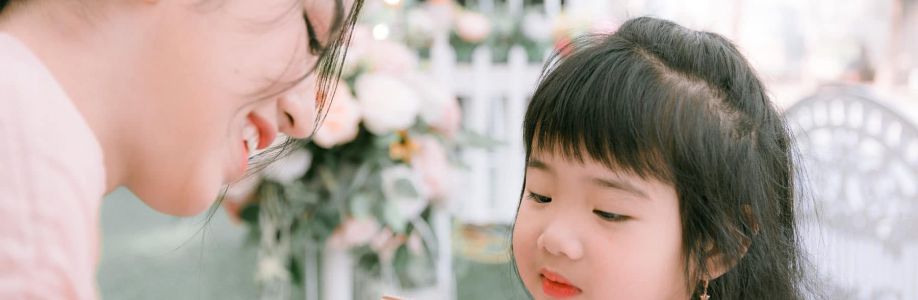 Phạm Thùy Chi Cover Image