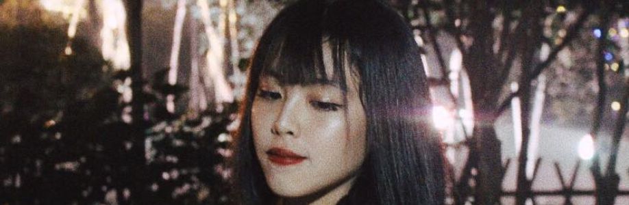 Nguyễn Thùy Dương Cover Image