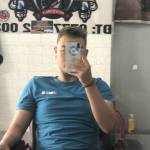 Vũ đang tìm bạn hẹn hò qua mạng