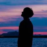 Khánh tìm nữ FwB trên mạng