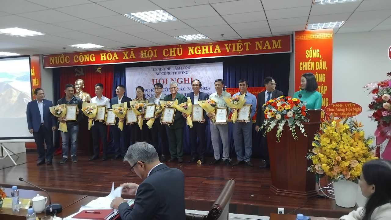 quangcanh - ly dị chồng & tìm bạn trai ở Lâm Đồng