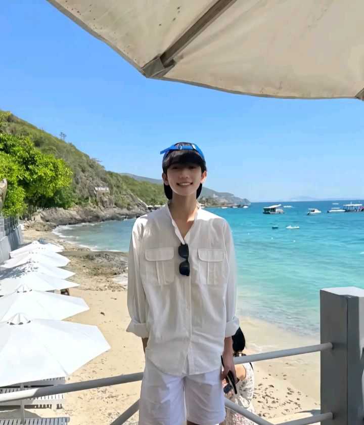 nguyenduy458638 (Nam)  -  tại  