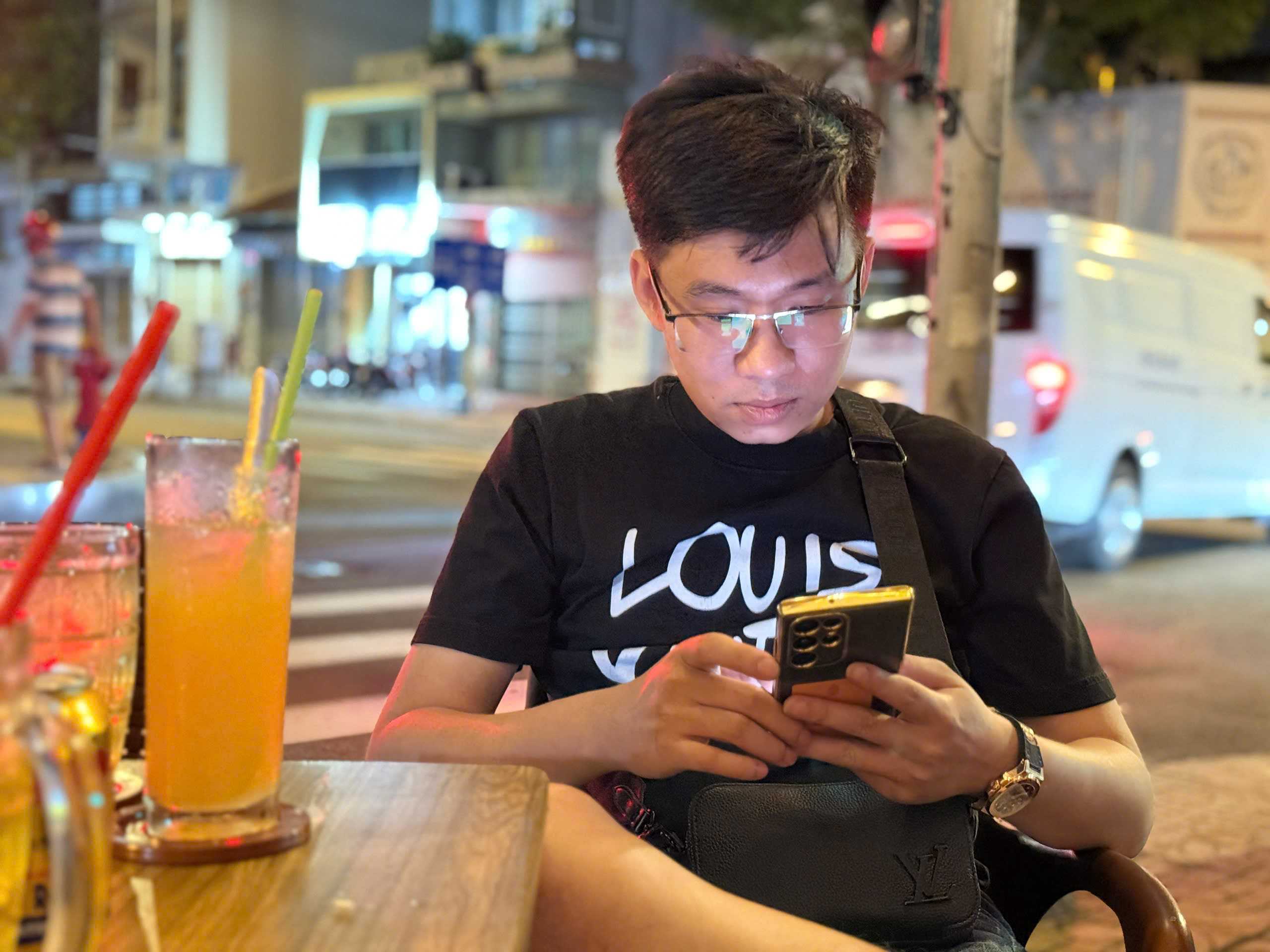 Vũ Bin - ly dị chồng & tìm bạn trai ở Long An